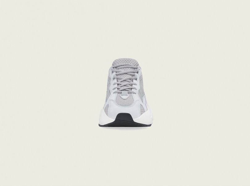 「YEEZY BOOST 700 V2 STATIC」（3万7,000円）