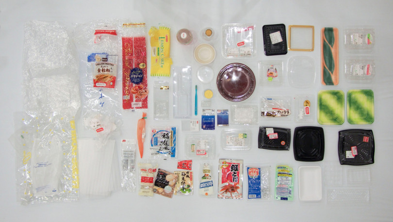 横浜（日本）のプロジェクトメンバーから届いた 1 週間分・1 家庭のプラスチックごみ