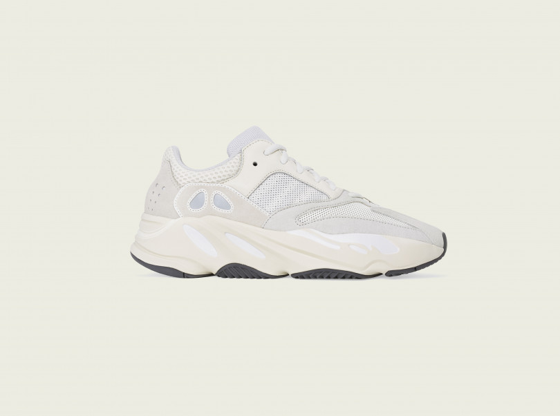 「YEEZY BOOST 700 ANALOG」 （3万7,000円）