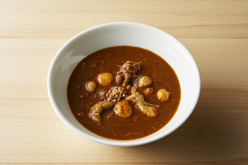 比内地鶏もつとお豆の薬膳カレー