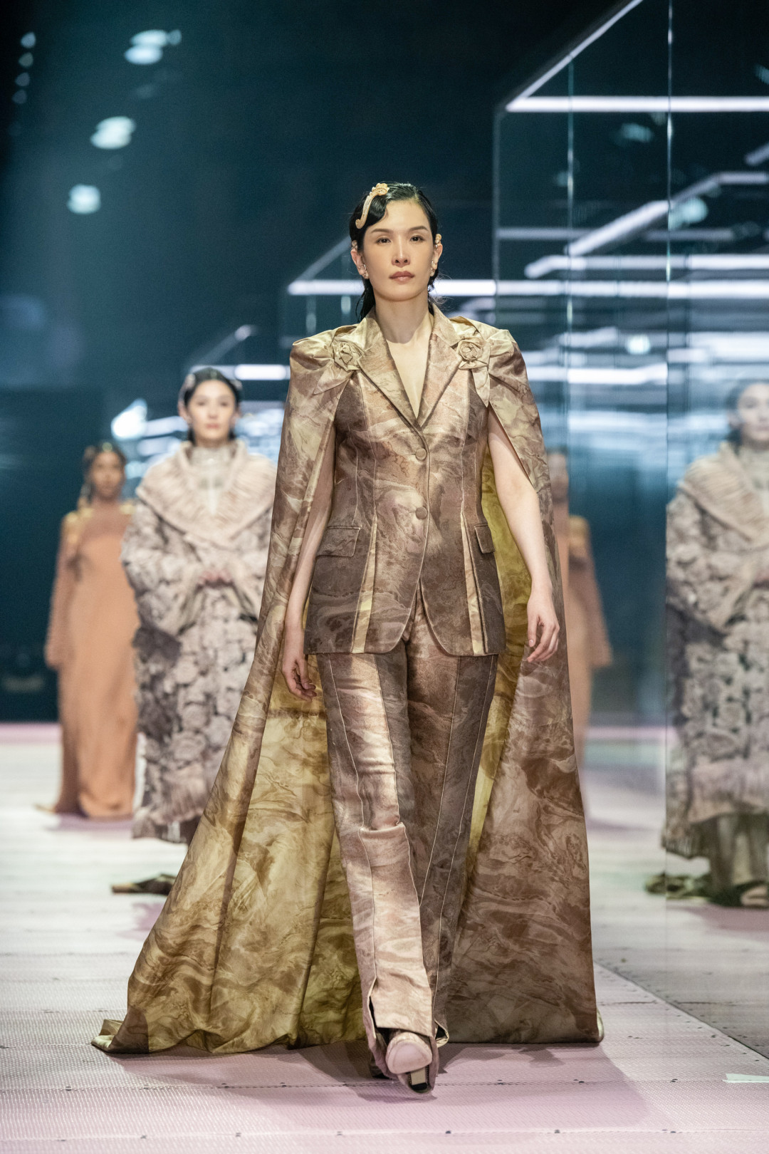 FENDI Shanghai Couture_SS21_17 Tong Chenjie