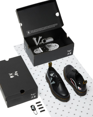 A BATHING APE(R) X mastermind JAPAN X Dr. Martens 3 HOLE SHOES