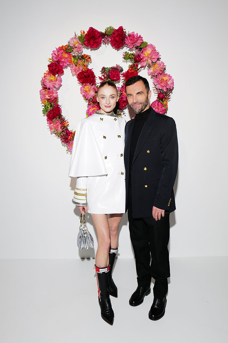 SOPHIE TURNER, NICOLAS GHESQUIERE