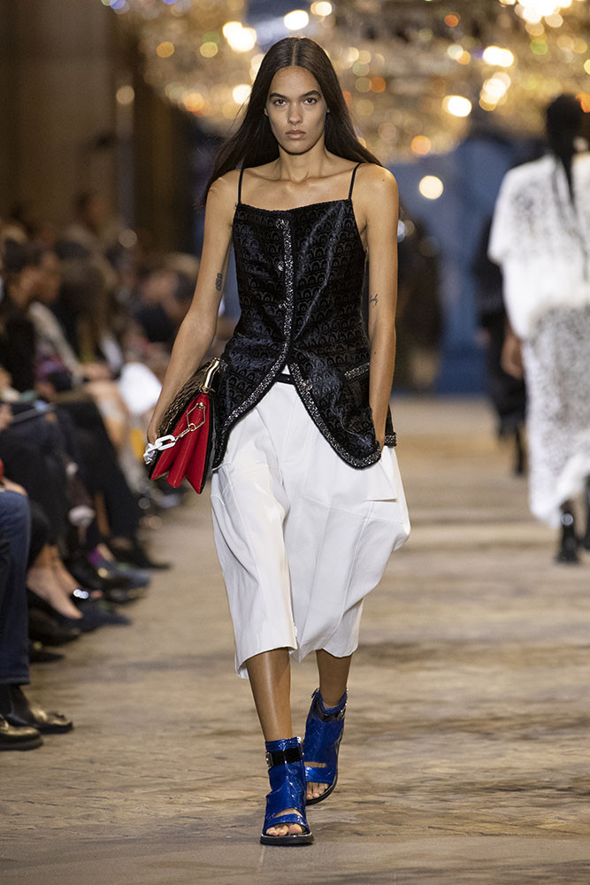 WOMEN’S SPRING-SUMMER 2022 FASHION SHOW © Louis Vuitton – All rights reserved