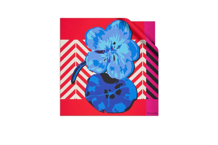 D-Flower Pop スクエアスカーフ 4万4,000円 (70 x 70 cm)