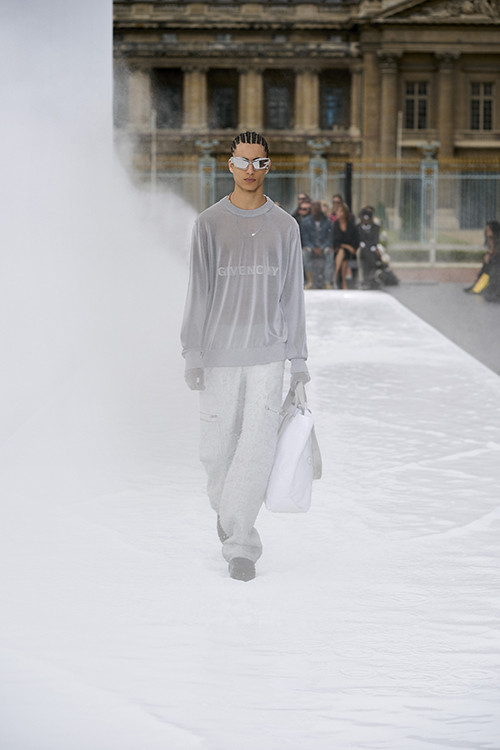 GIVENCHY SPRING - SUMMER 2023 MEN'S READY-TO-WEAR COLLECTION