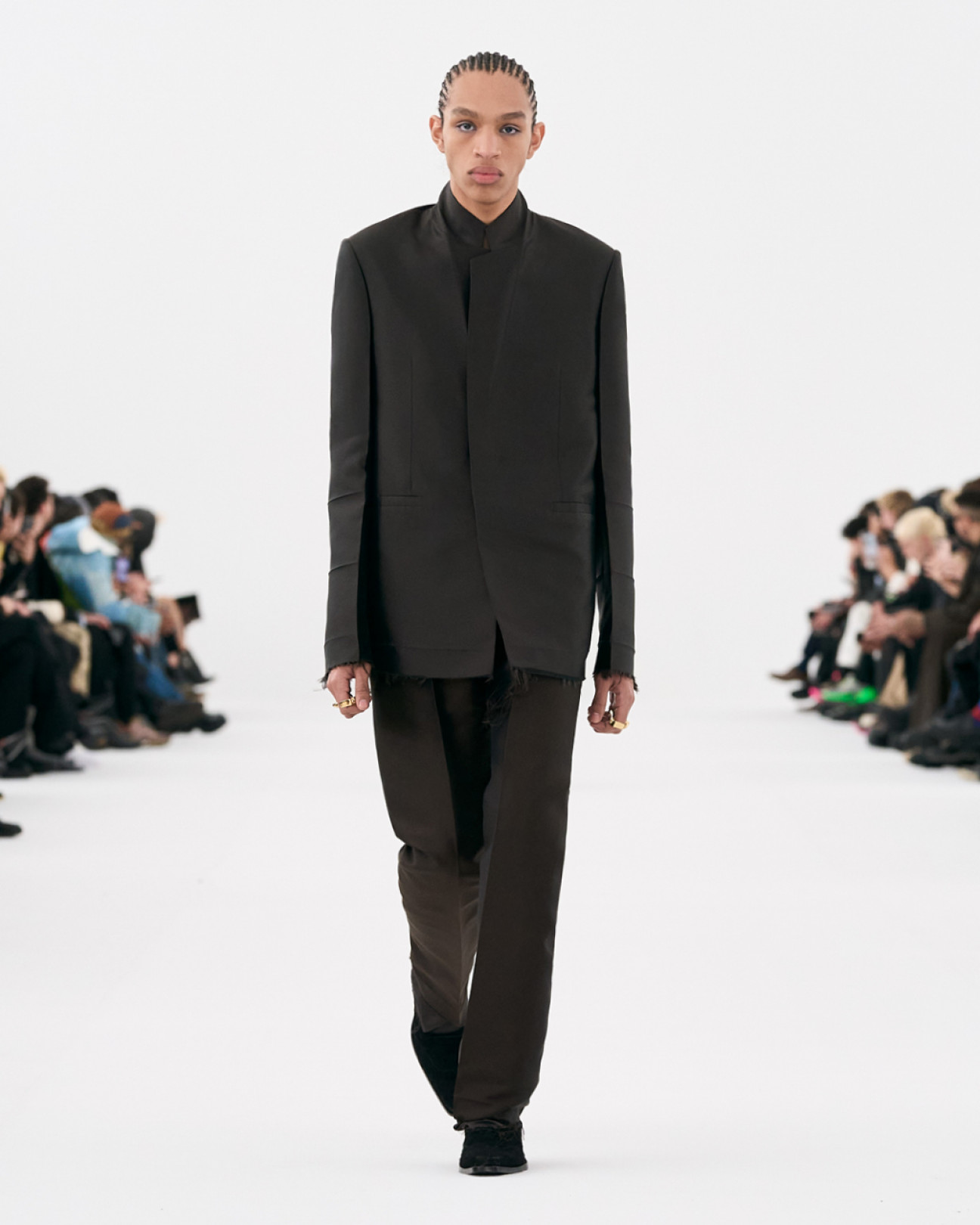 GIVENCHY FALL - WINTER 2023 MEN'S READY-TO-WEAR COLLECTION