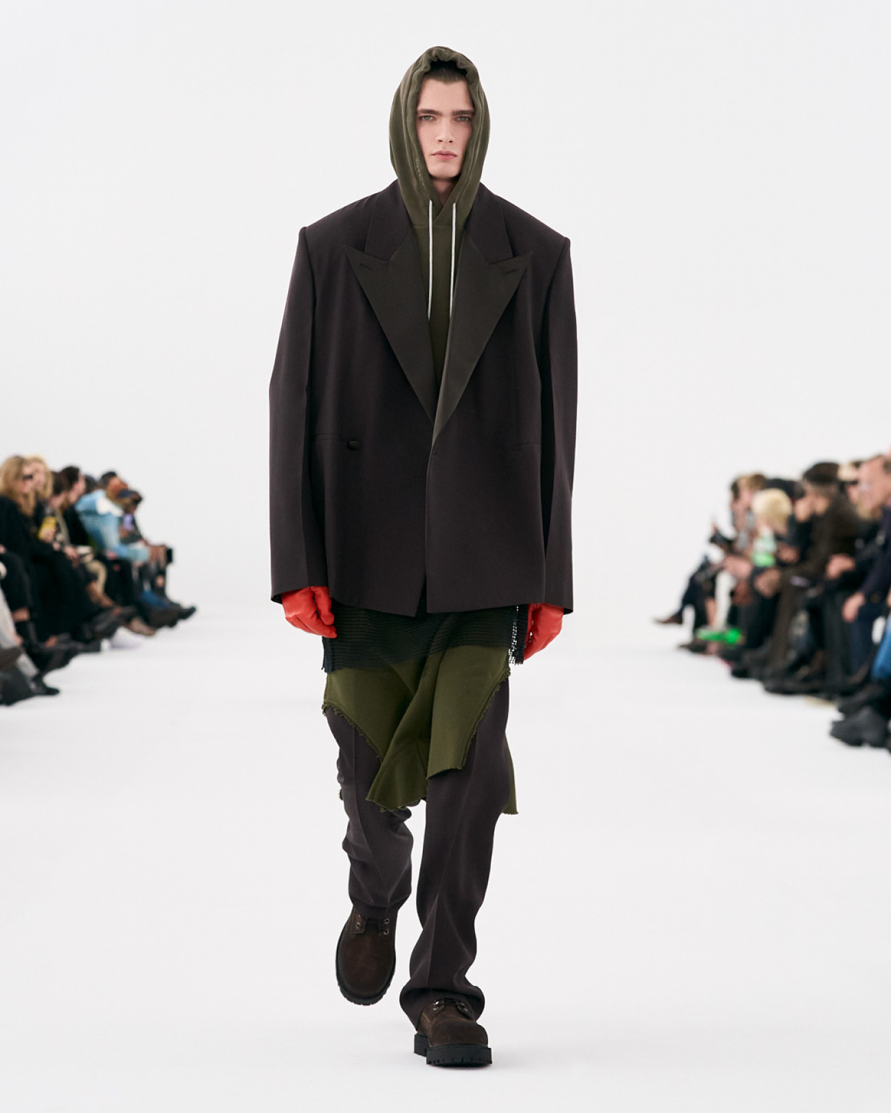 GIVENCHY FALL - WINTER 2023 MEN'S READY-TO-WEAR COLLECTION