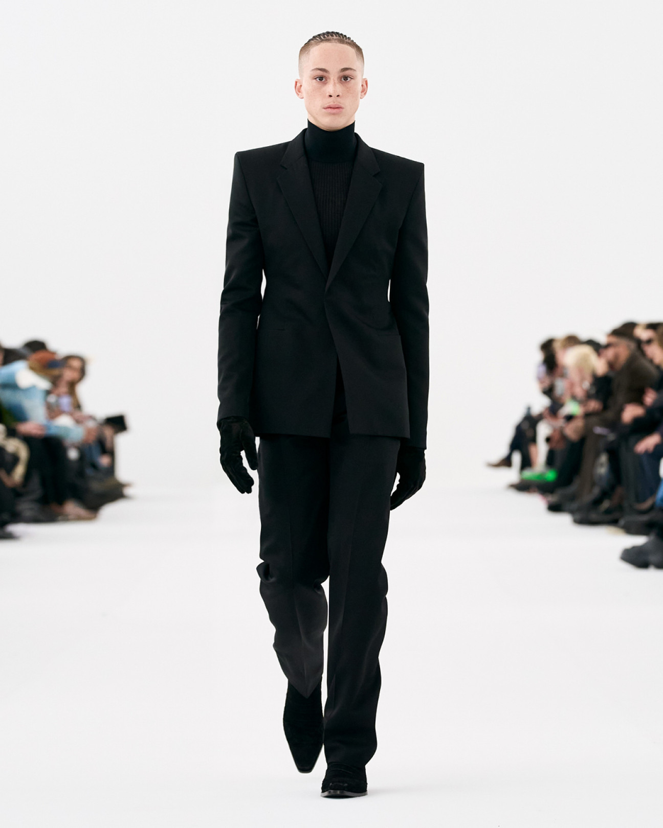 GIVENCHY FALL - WINTER 2023 MEN'S READY-TO-WEAR COLLECTION