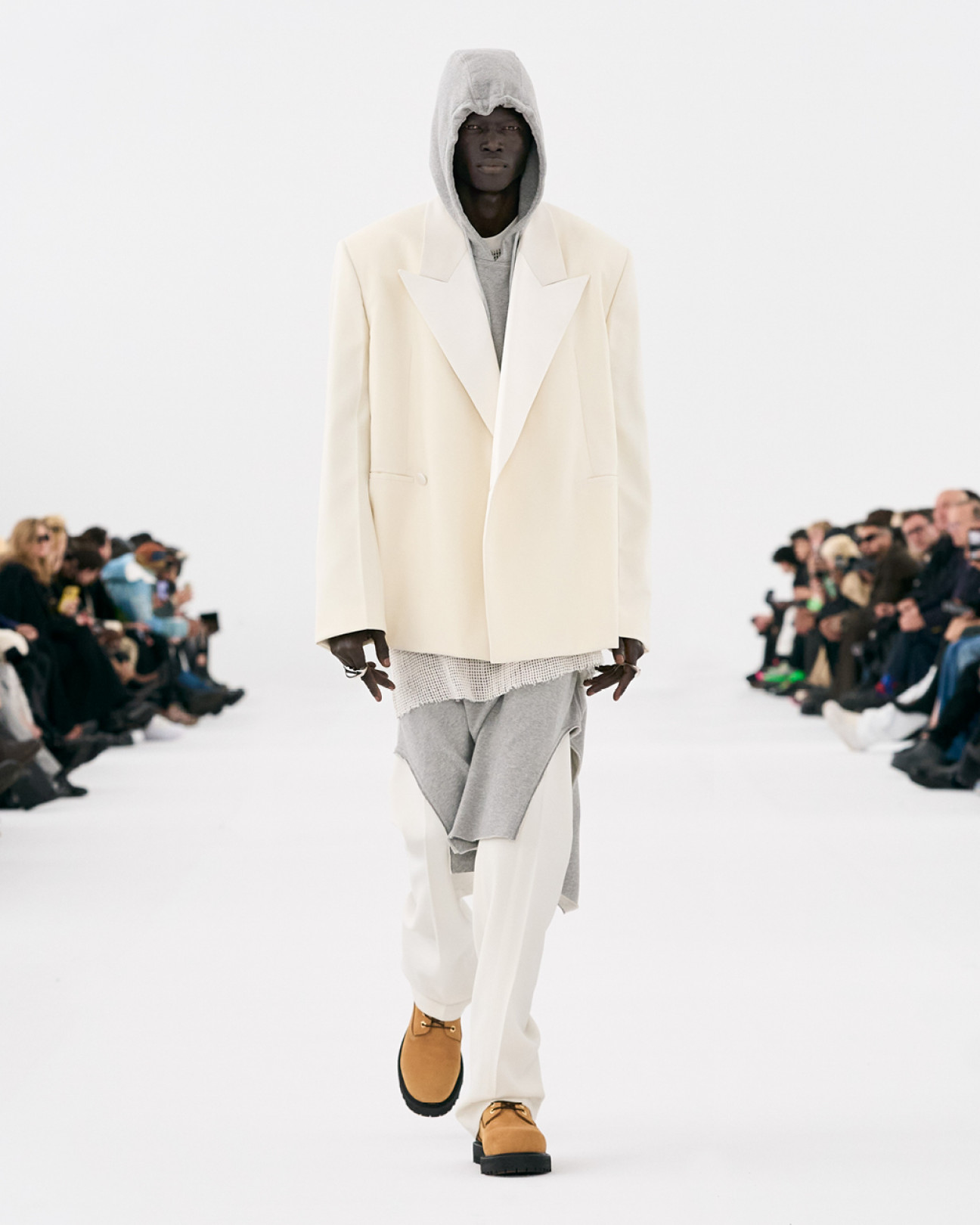 GIVENCHY FALL - WINTER 2023 MEN'S READY-TO-WEAR COLLECTION