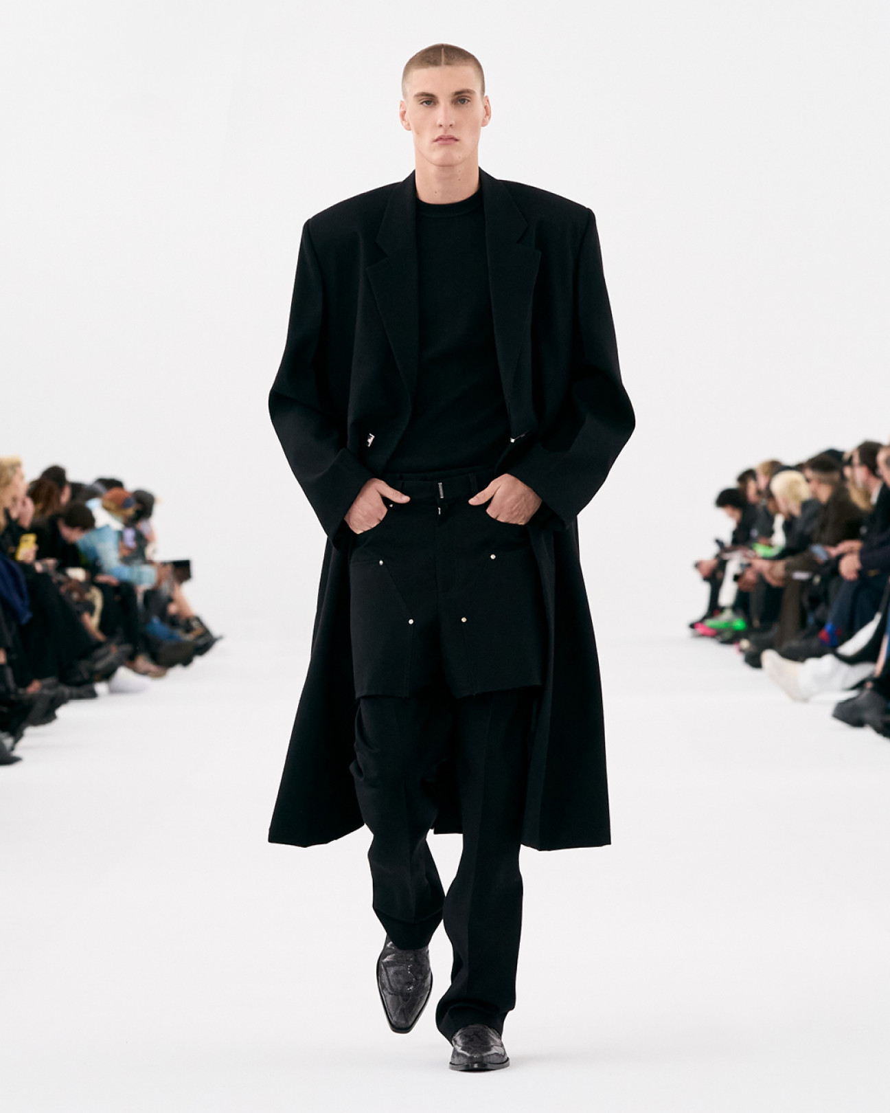 GIVENCHY FALL - WINTER 2023 MEN'S READY-TO-WEAR COLLECTION