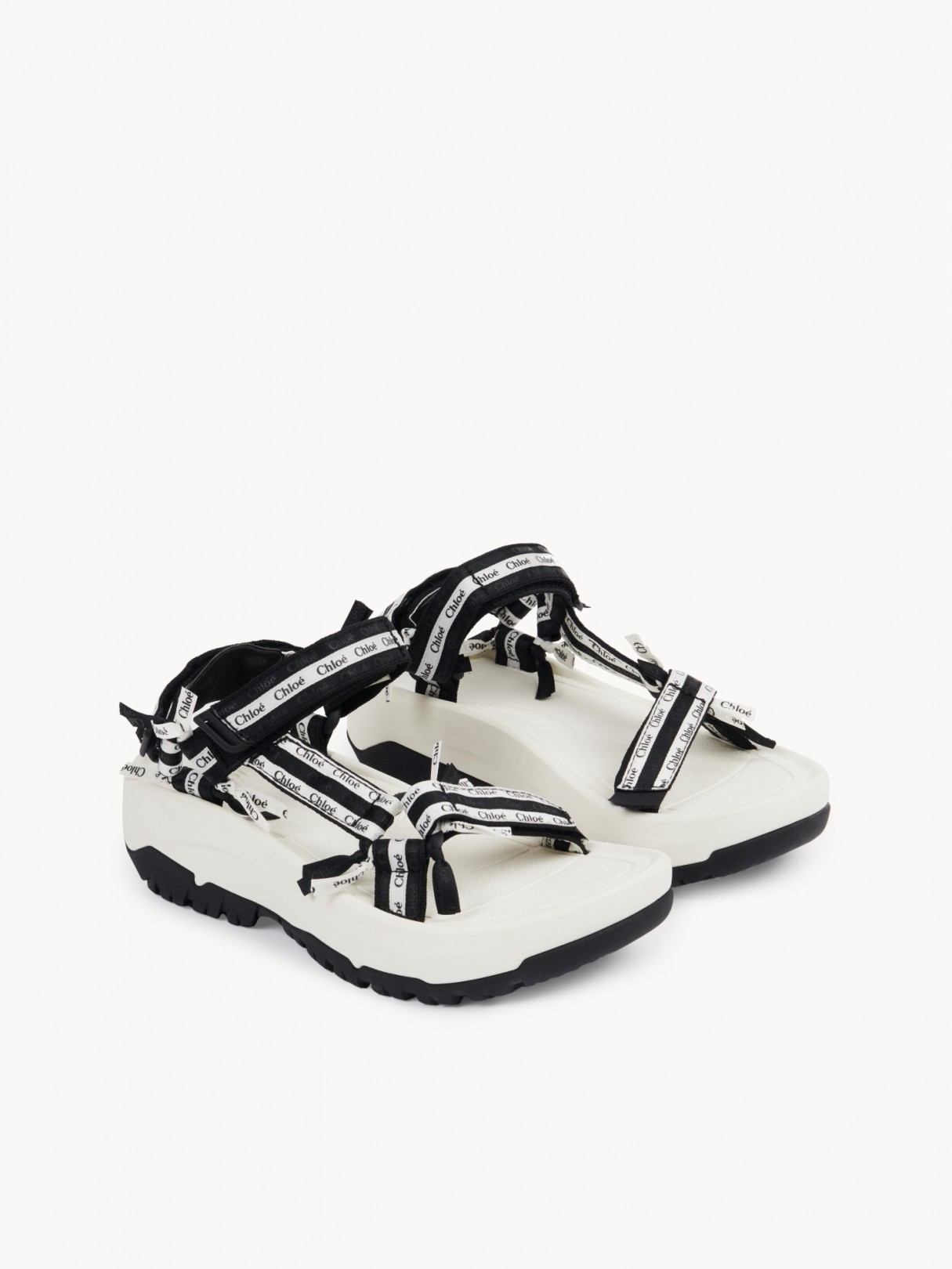 Chloé × Teva HARRICANE XLT 2 AMPSOLE 価格7万9,200円（税込）※chloe.com 限定