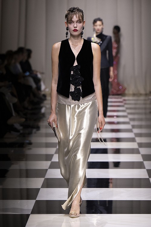 GIORGIO ARMANI PRIVE 23FW RUNWAY LOOK