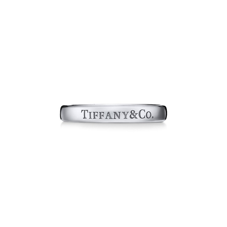 Tiffany & Co.® バンドリング 3mm プラチナ 24万7,500円(税込)